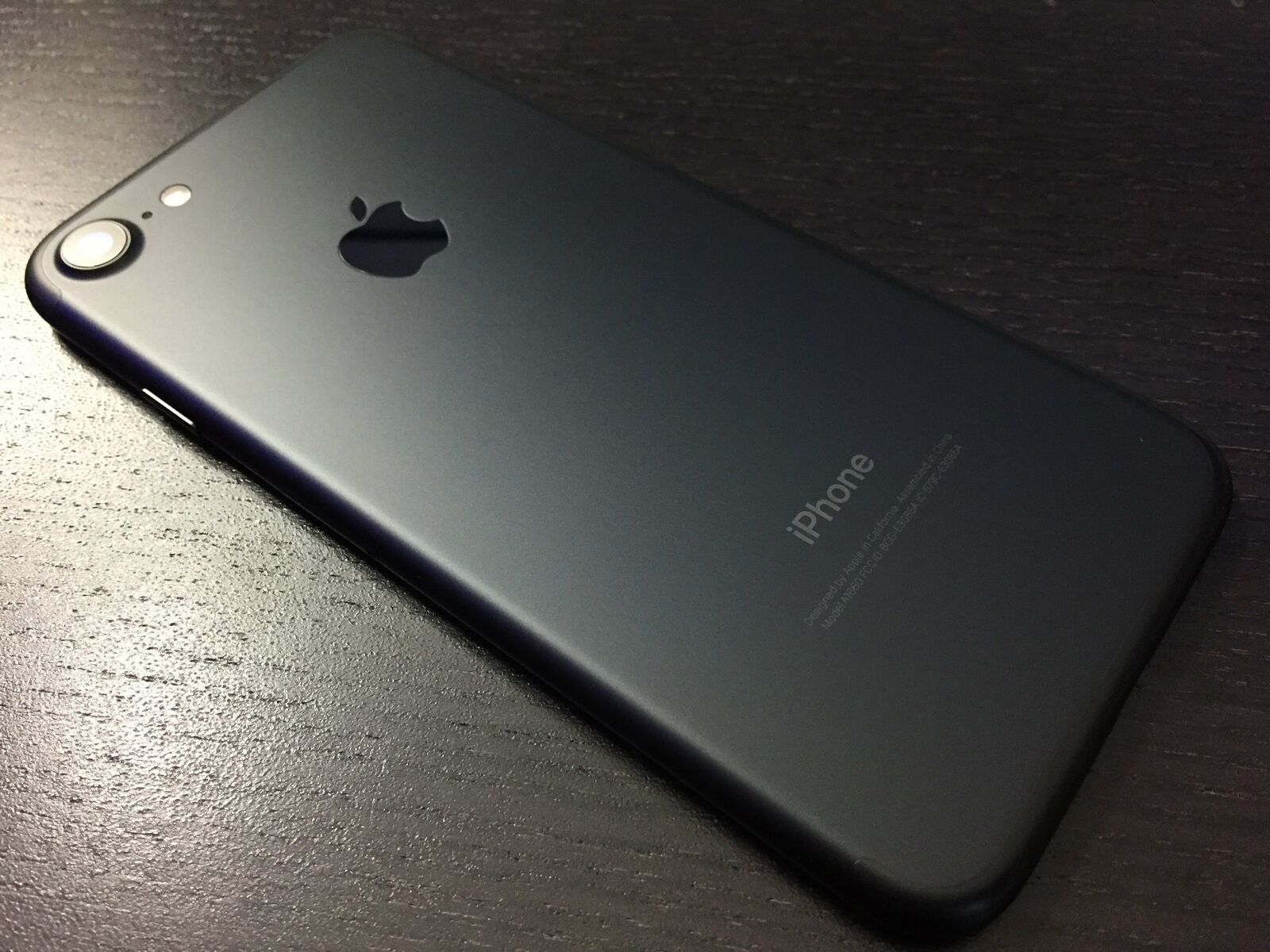 Apple iPhone 7 32GB Factory Unlocked