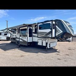 RV 2021 Grand Design Momentum