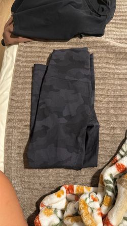 Lululemon leggings size 4