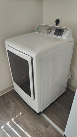 Samsung White Front-Load Dryer