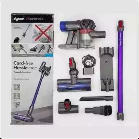 Dyson V8 animal CORDLESS stick vacuum. /NEW