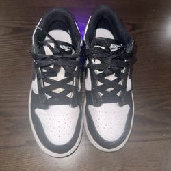 Nike Dunk Low Black and White