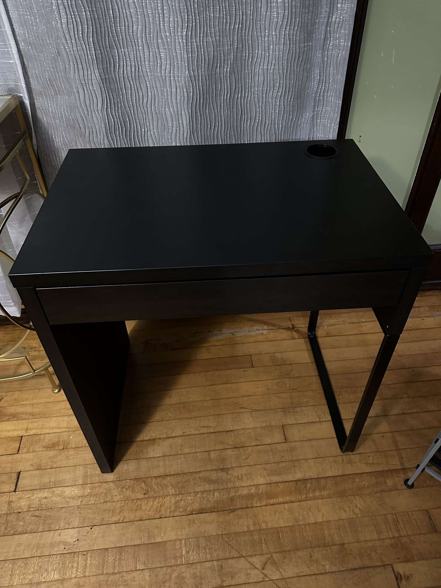 IKEA DESK
