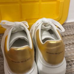 alexander mcqueen size 40