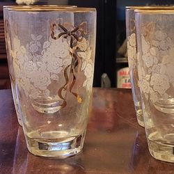 Fenton Hobnail Milk Glass Ruffled Cake Stand Plate Pedestal EXC 12 3/4"W

