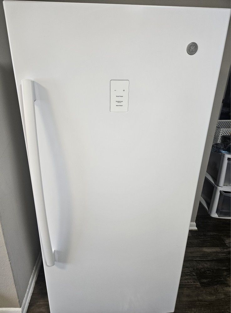 GE UPRIGHT FREEZER