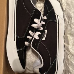 NEW Men’s Vans Shoes in box