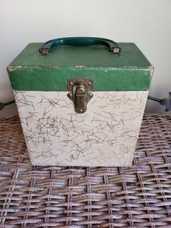 Vintage 45 rpm record storage box with index and file.
