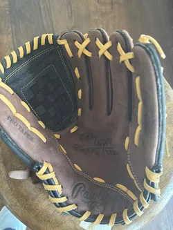 11” Classic Rawling Baseball Glove - AGAN