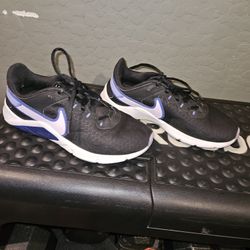 Nike Wmns Legend Essential Women's Shoe