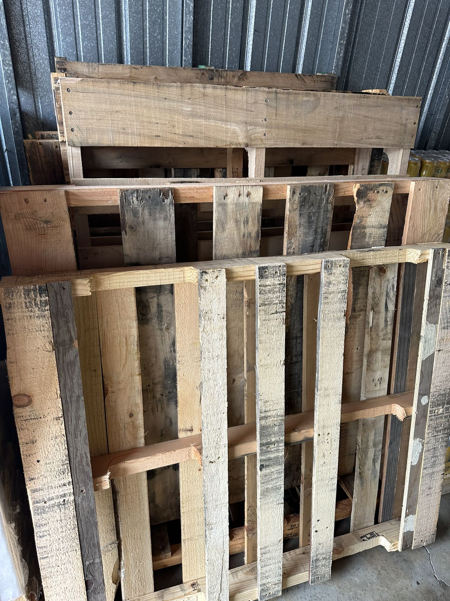 PALLETS FOR FREE