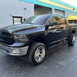 2014 RAM1500 CREW CAB 4x4 Clean Title 