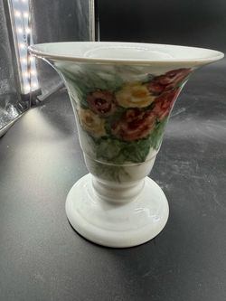 Beautiful Bavaria Rose Bouquet Vase