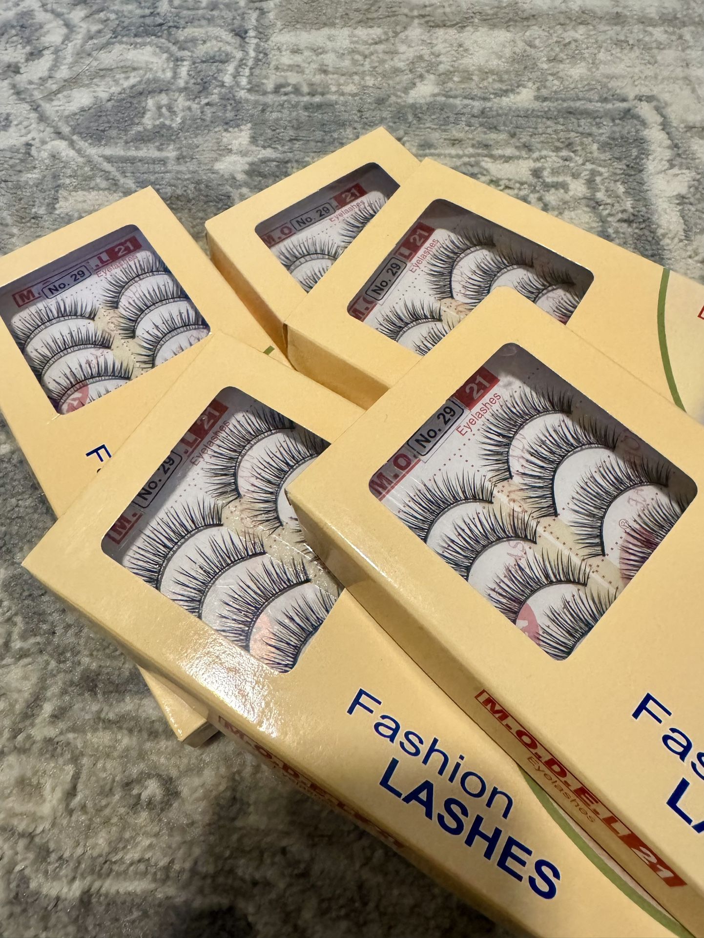Model 21 False Fake Eyelashes Lashes No. 29 (40 Pairs Total)