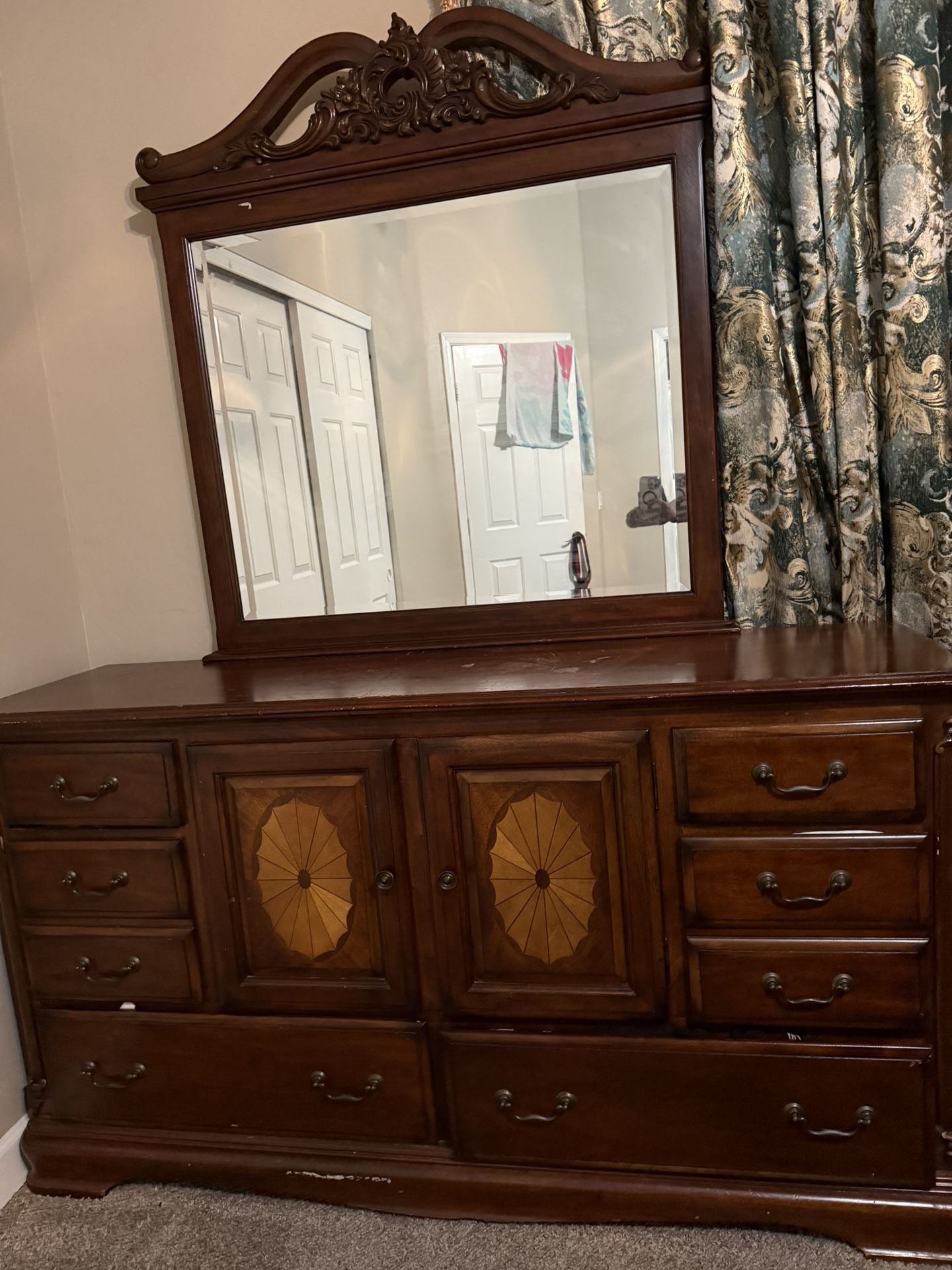 Selling a small brown bedside table – perfect for tight spaces or minimalist setups. It’s sturdy and functional with a drawer for storage. There are a