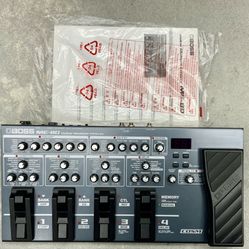 BOSS ME-80 Guitar Multiple Effects Pedal Board Electronic Effector Multi-effect Control Live Performance Home Recording Practice Music Sound Audio 