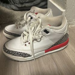 Air Jordan 3 Retro “Fire Red” size 5.5
