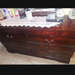 Bedroom Set / Furniture