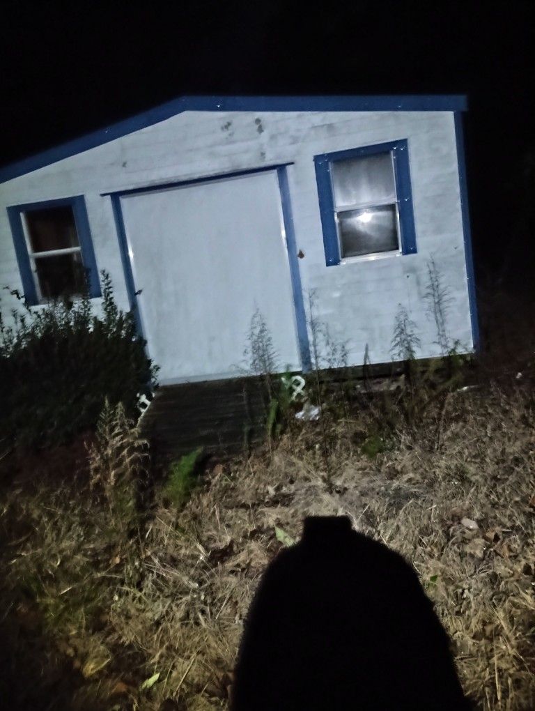 12/10 Metal Shed