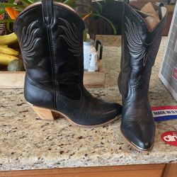 Women’s Cowboy Boots Size 8 