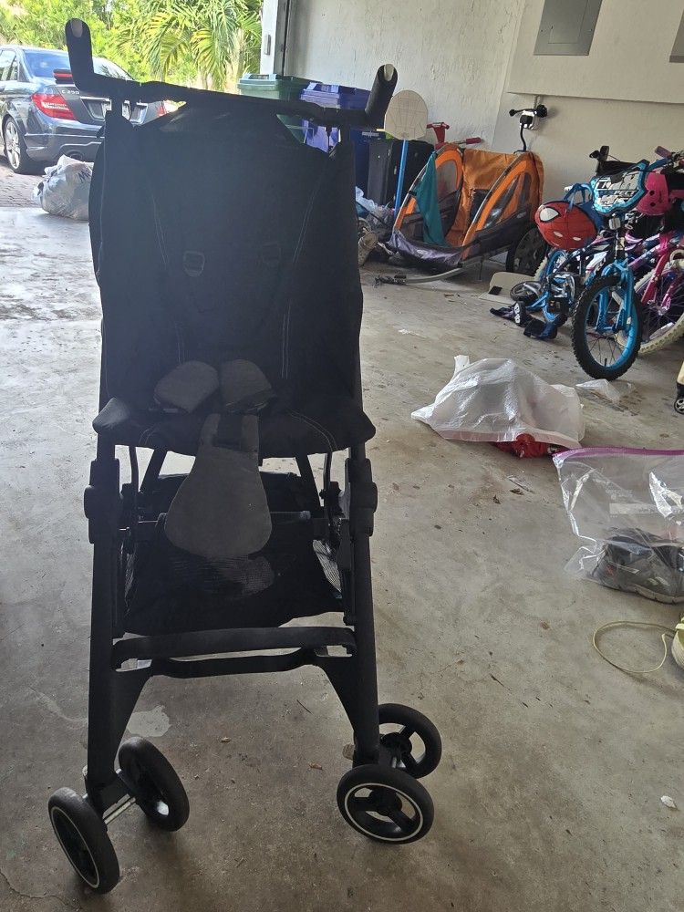 GB Foldable Stroller - Fits Underseat On The Plane 