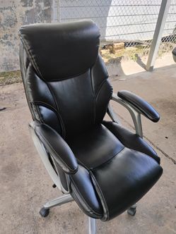 Officer chair serta