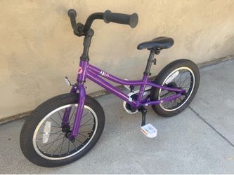 Size 16 Kids Bike - Giant Adore