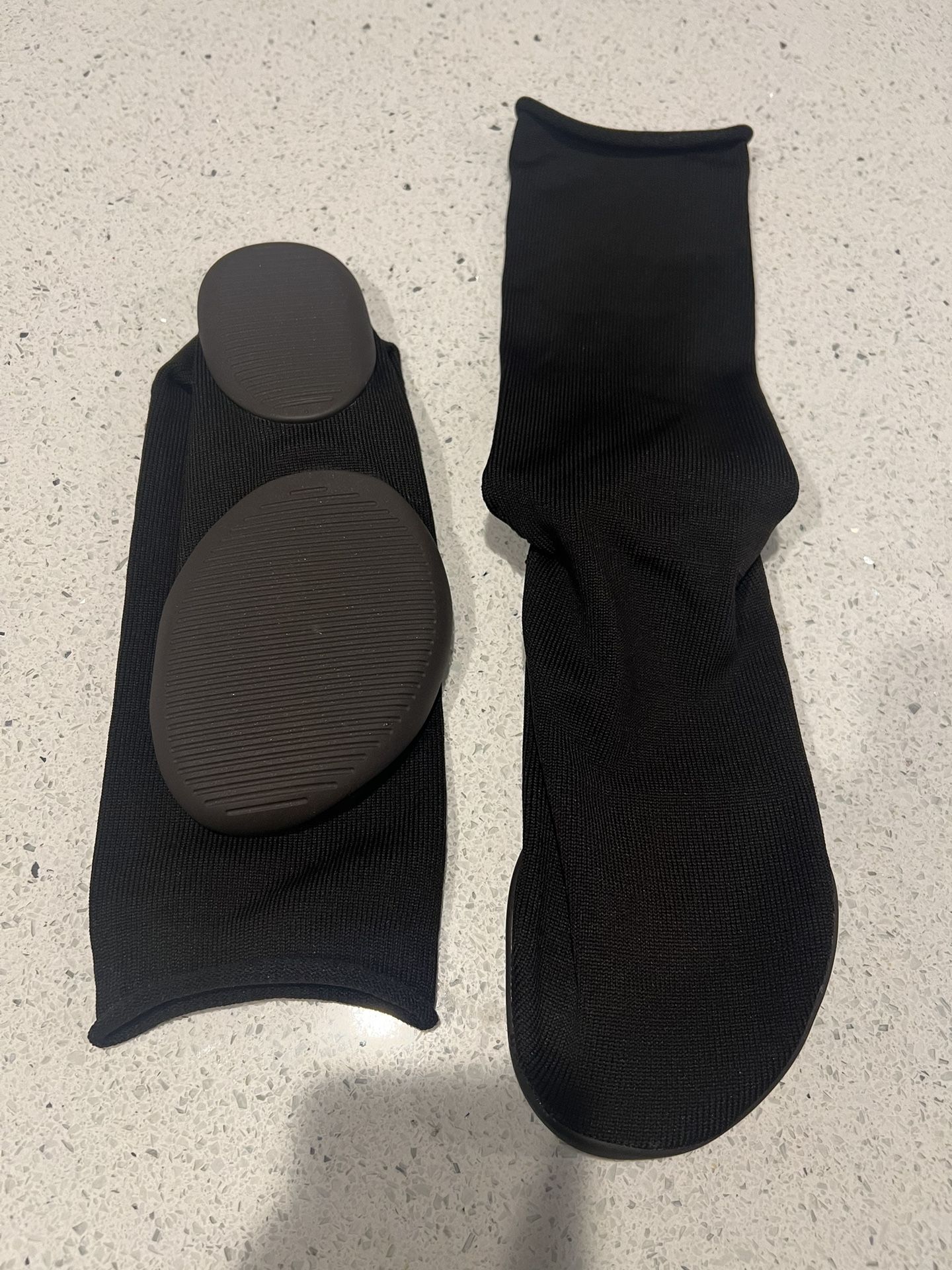Yeezy Pods Size 1