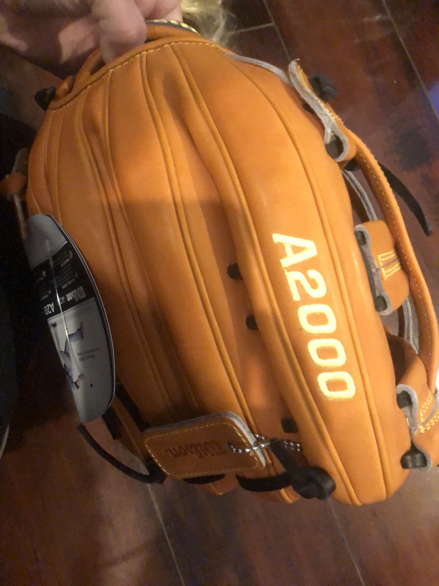 LEFT HAND A200O Wilson adult BRAND NEW