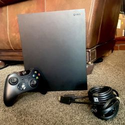 Xbox one x 1tb In Excellent Condition
