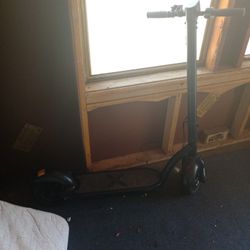Electric Scooter With Bluetooth Build In 