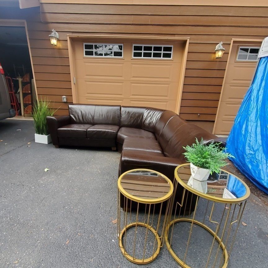 Lind Furniture. Real Genuine Leather Sectional/ Sofa/ Couch. Top Grain Leather. Only $499 .price To Sell Fast. Was5k