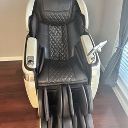 Cozzia Luxury Full-Body Massage Chair with LED Lights & Bluetooth – Excellent Condition