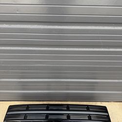 HYUNDAI SANTA FE ORIGINAL OEM FRONY CENTER GRILLE LED HEADLIGHT LAMP BAR NO DAMAGE 2024/2025/2026