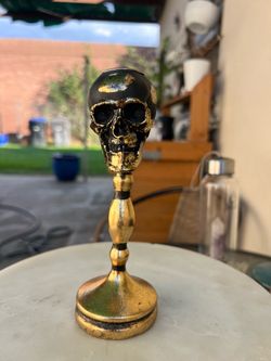 Skeleton candlestick