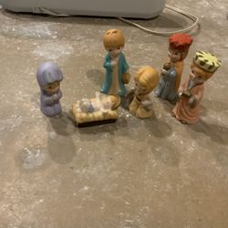 Precious Moments Nativity scene (Christmas figures)