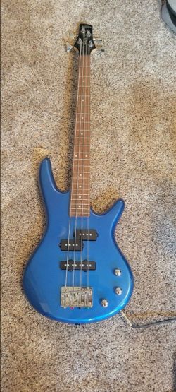 Bass guitar