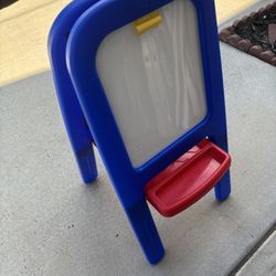 Crayola Double-Sided Easel