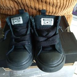 Kids Converse Shoes Used But Very Clean And Good Condition Size 8 We The Box