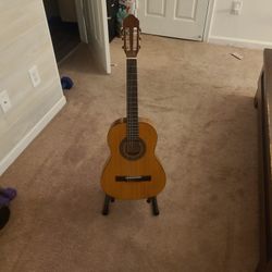 The Laurel Canyon LN-75,  ¾ size classical guitar