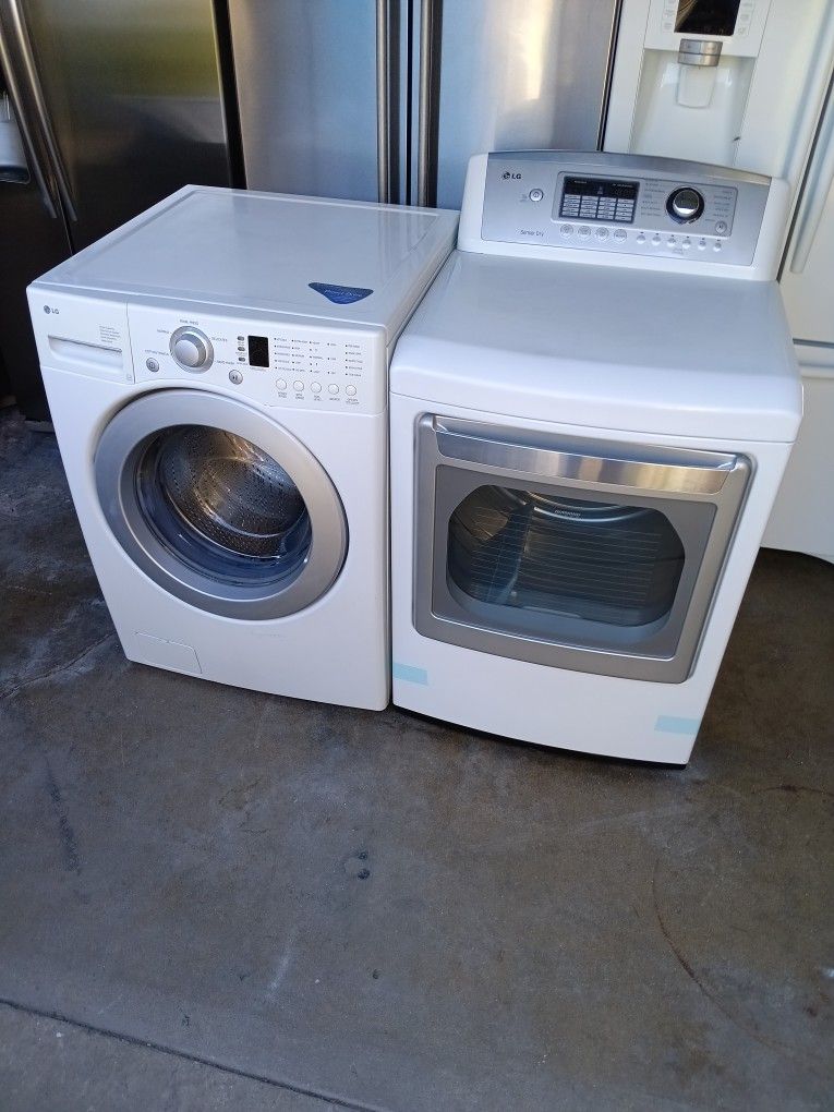 LG Large Capacity Washer And Gas Dryer 