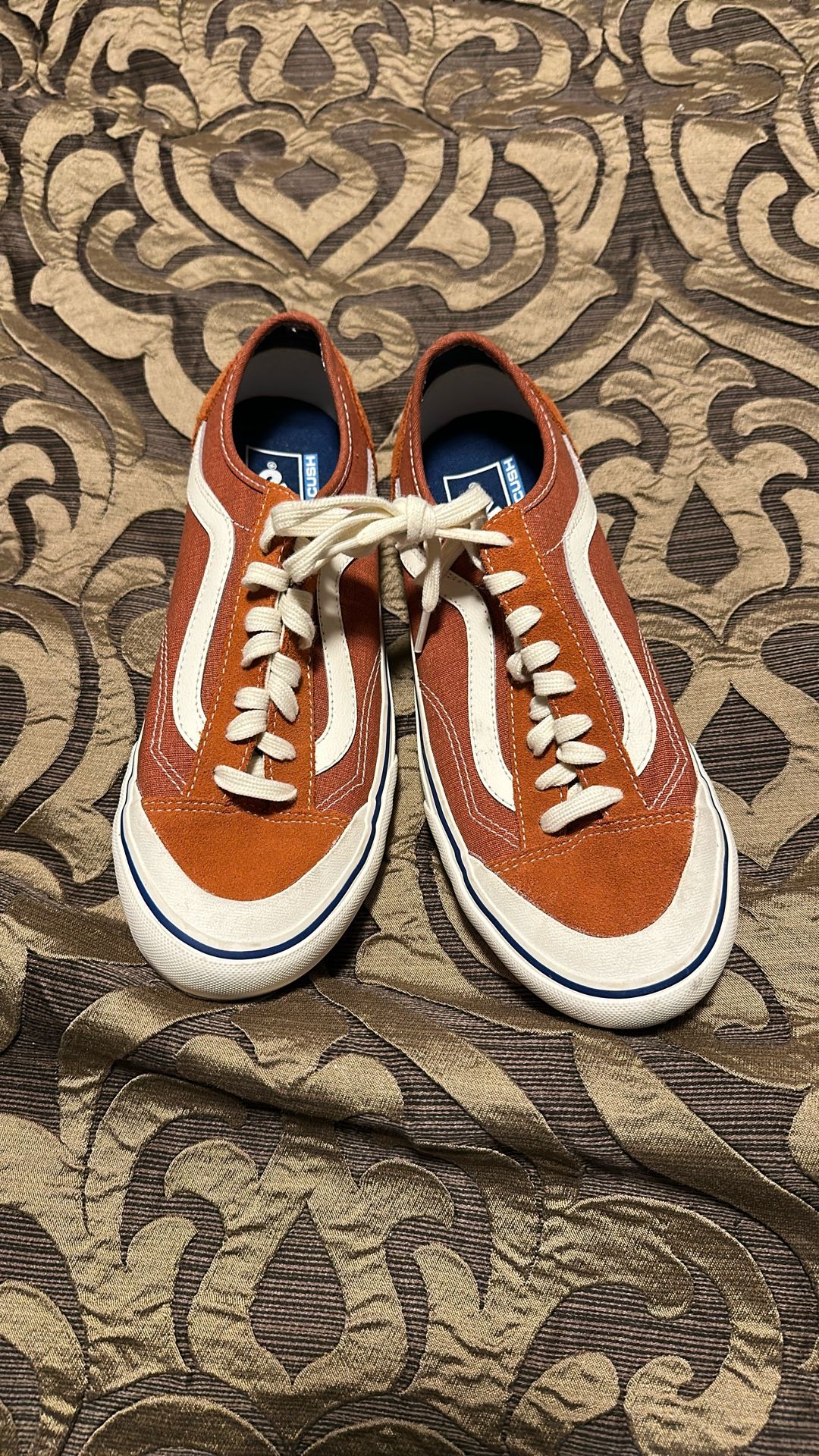 Vans Men’s 8. Women’s 9.5