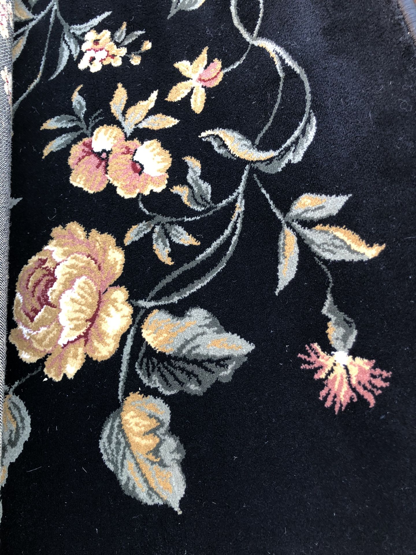 7’8” X 10’ 2” Beautiful Black Floral Rug