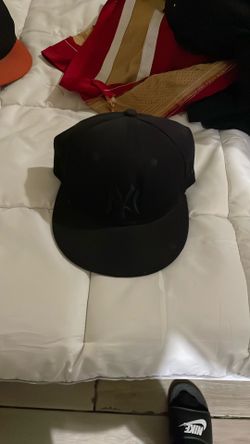 yankes all black hat