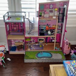Barbie Dream House 