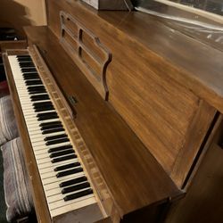 Wood Finish Piano
