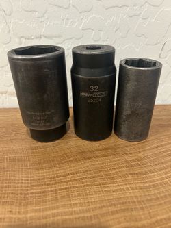 Axle nut sockets