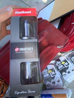 NEW Kwikset SmartKey Door Knob & Deadbolt Combo Pack