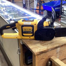 Dewalt Chain Saw Cordless 60 Volts 