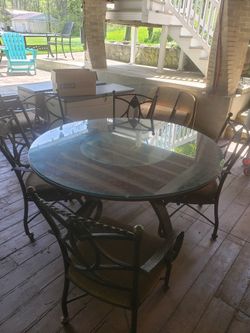 Round Glass Top Table And Chairs